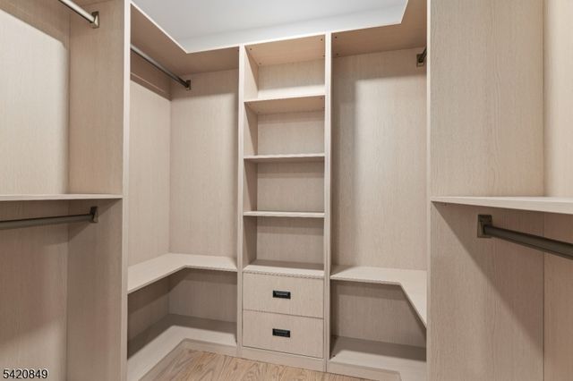 84 Maple St, Millburn Twp., NJ 07041