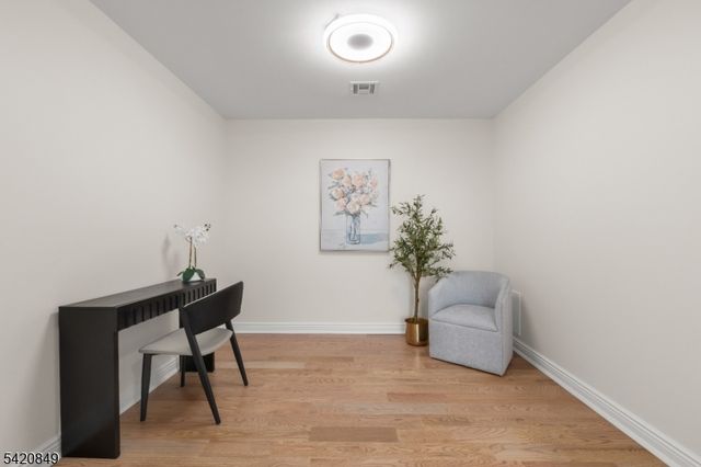 84 Maple St, Millburn Twp., NJ 07041