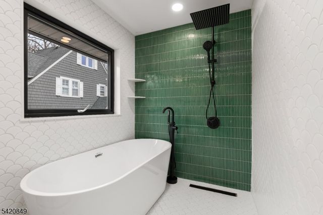 84 Maple St, Millburn Twp., NJ 07041