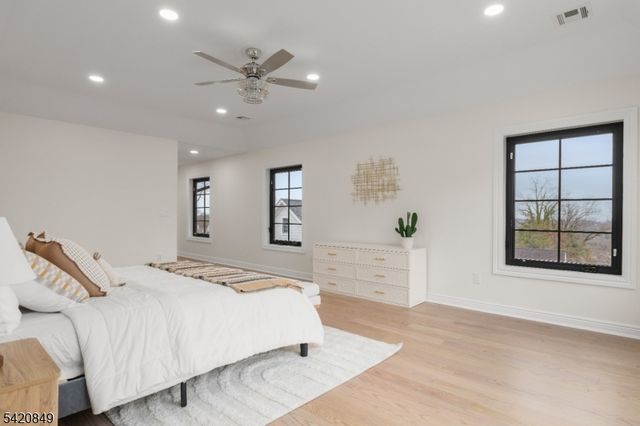 84 Maple St, Millburn Twp., NJ 07041