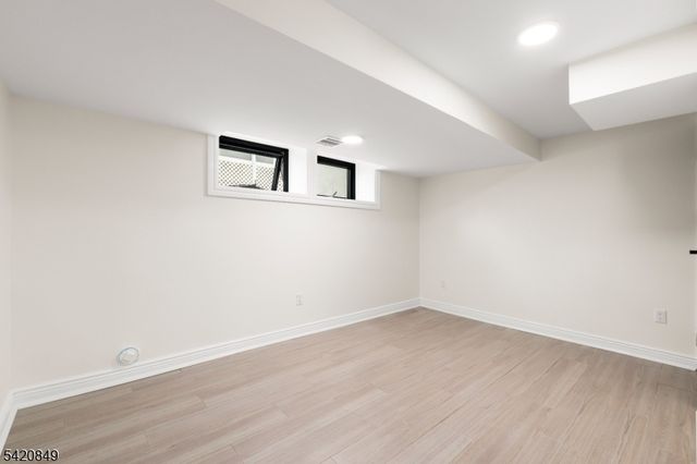 84 Maple St, Millburn Twp., NJ 07041