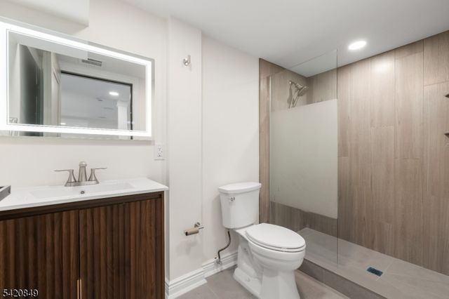 84 Maple St, Millburn Twp., NJ 07041