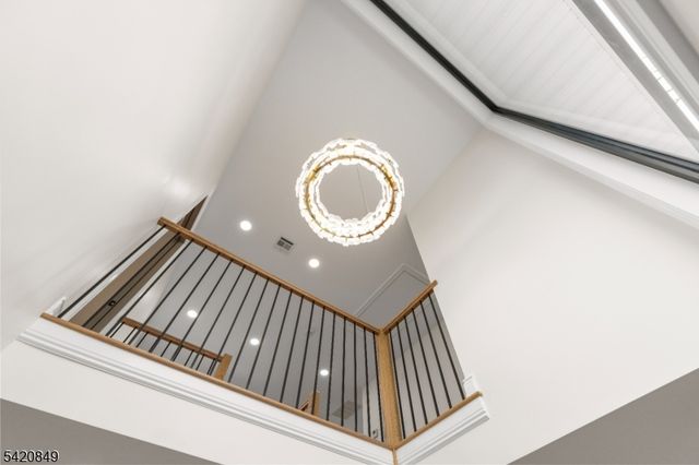 84 Maple St, Millburn Twp., NJ 07041