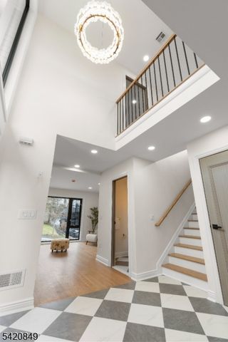 84 Maple St, Millburn Twp., NJ 07041