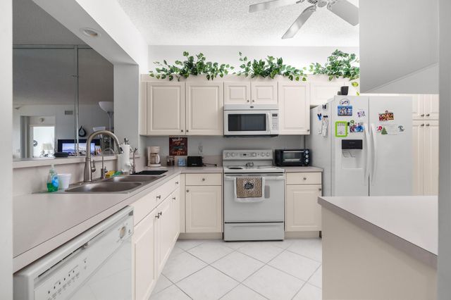 7647 Southampton Terrace 202, Tamarac, FL 33321