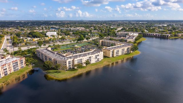 7647 Southampton Terrace 202, Tamarac, FL 33321