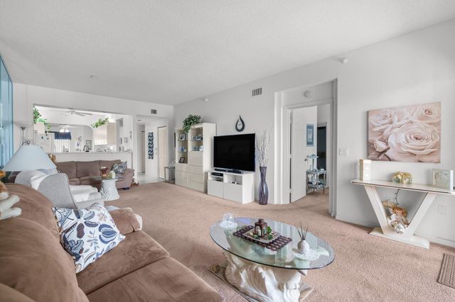 7647 Southampton Terrace 202, Tamarac, FL 33321