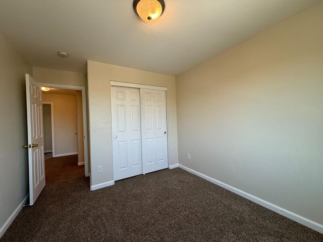 1865 N Ellendale Avenue, Fresno, CA 93722