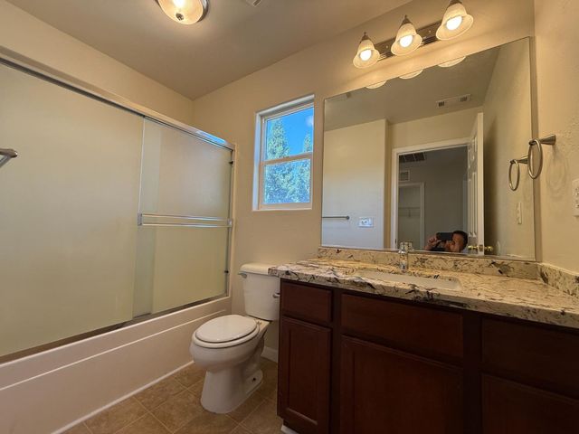 1865 N Ellendale Avenue, Fresno, CA 93722