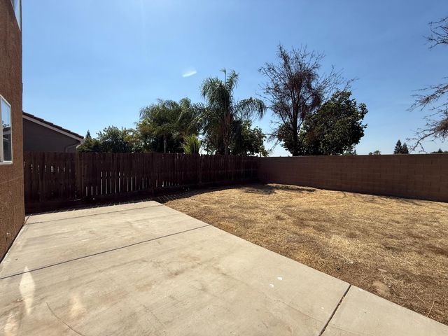 1865 N Ellendale Avenue, Fresno, CA 93722