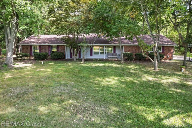 25100 Milford Road, South Lyon, MI 48178