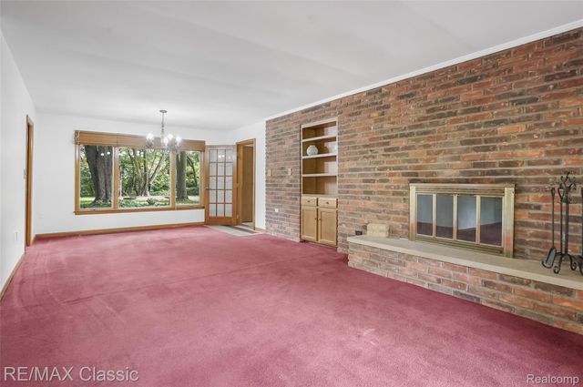 25100 Milford Road, South Lyon, MI 48178