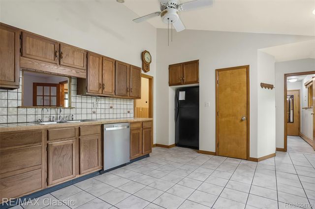 25100 Milford Road, South Lyon, MI 48178