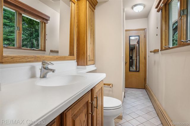 25100 Milford Road, South Lyon, MI 48178