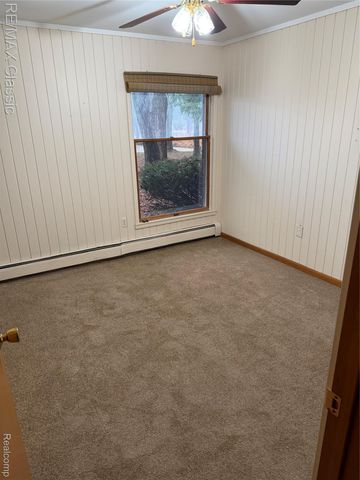 25100 Milford Road, South Lyon, MI 48178