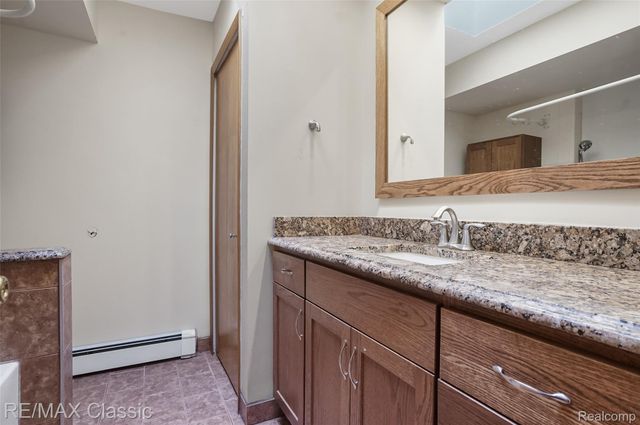 25100 Milford Road, South Lyon, MI 48178