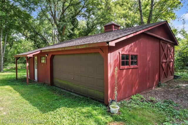 25100 Milford Road, South Lyon, MI 48178