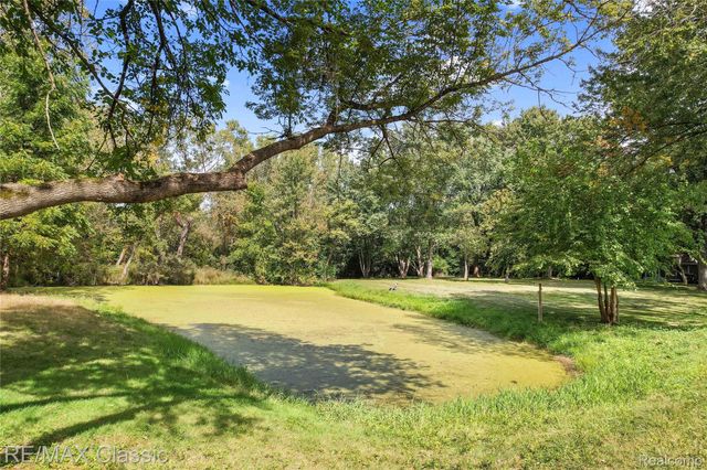 25100 Milford Road, South Lyon, MI 48178