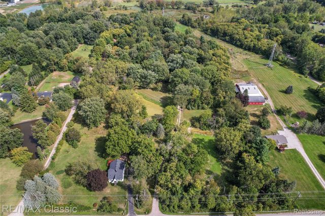 25100 Milford Road, South Lyon, MI 48178