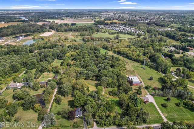 25100 Milford Road, South Lyon, MI 48178