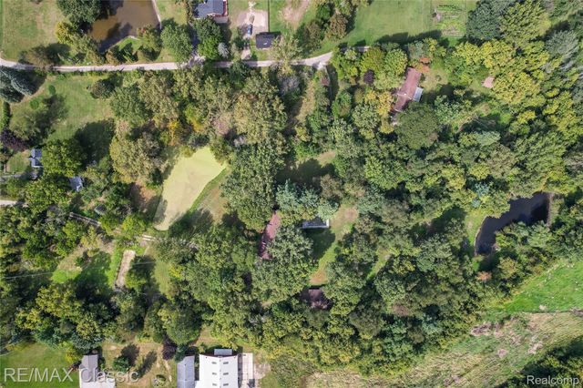 25100 Milford Road, South Lyon, MI 48178