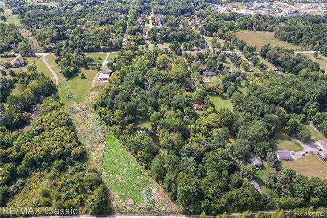 25100 Milford Road, South Lyon, MI 48178