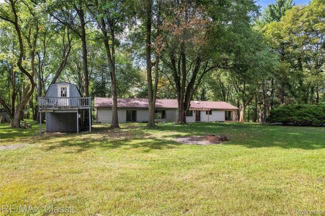 25100 Milford Road, South Lyon, MI 48178