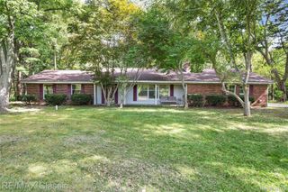 25100 Milford Road, South Lyon, MI 48178