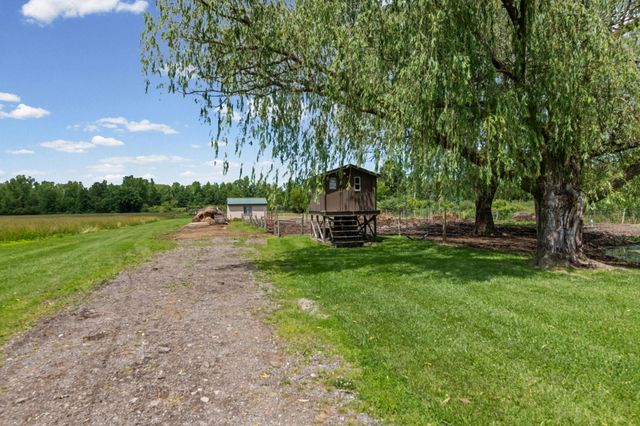7762 Shea Road, Ira, MI 48023