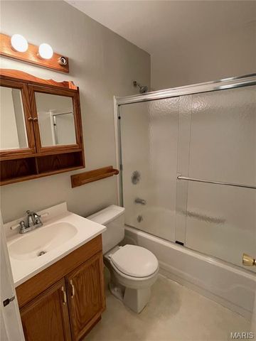 429 Shepley Drive, St Louis, MO 63137