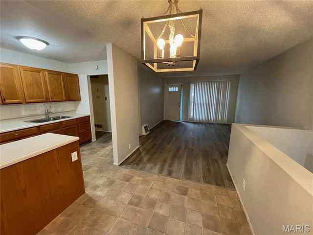 429 Shepley Drive, St Louis, MO 63137