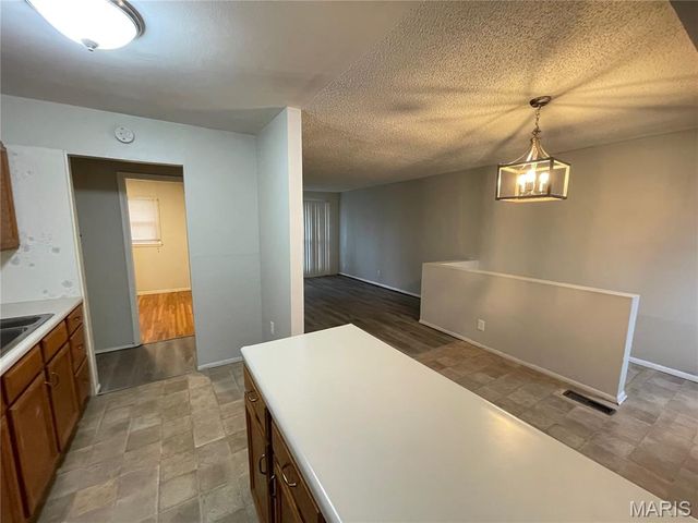 429 Shepley Drive, St Louis, MO 63137