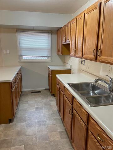 429 Shepley Drive, St Louis, MO 63137