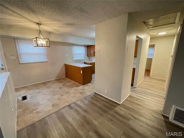 429 Shepley Drive, St Louis, MO 63137
