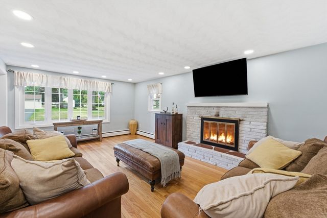 28 Intervale Rd, Springfield, MA 01118