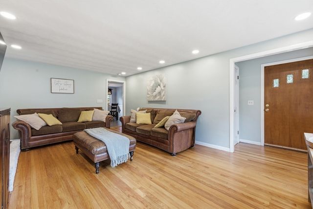 28 Intervale Rd, Springfield, MA 01118