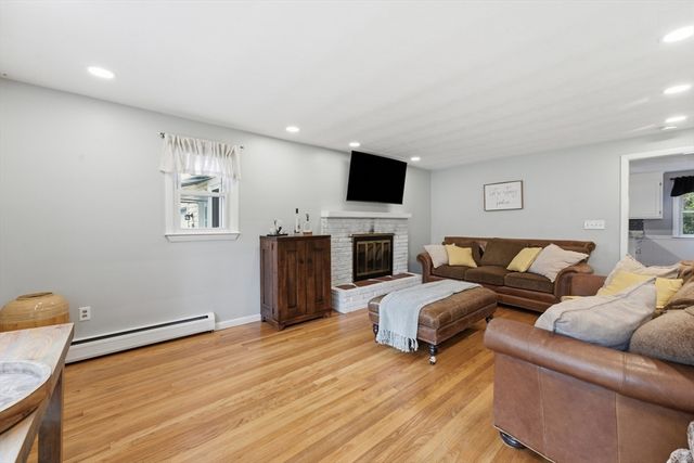 28 Intervale Rd, Springfield, MA 01118