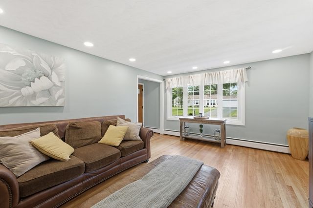 28 Intervale Rd, Springfield, MA 01118