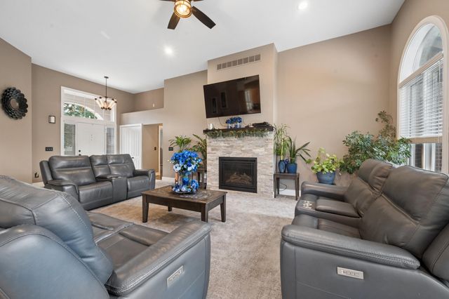 11215 Wilshire Drive, Shelby Twp, MI 48315