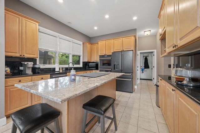 11215 Wilshire Drive, Shelby Twp, MI 48315