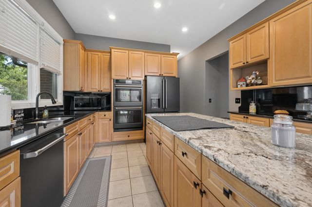 11215 Wilshire Drive, Shelby Twp, MI 48315