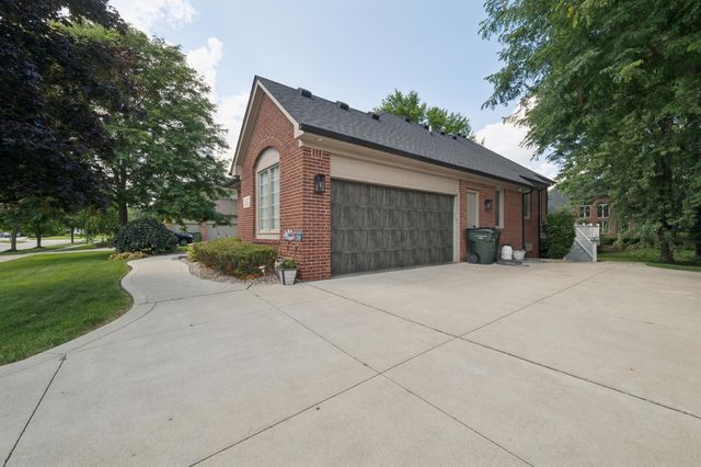 11215 Wilshire Drive, Shelby Twp, MI 48315