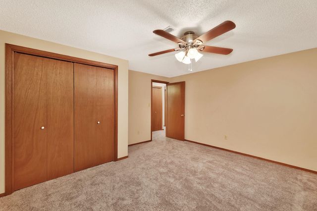 708 Wendy Kay Ln, Mulvane, KS 67110