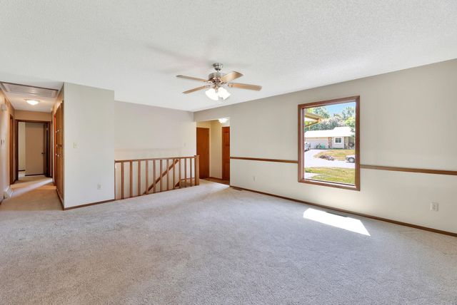 708 Wendy Kay Ln, Mulvane, KS 67110