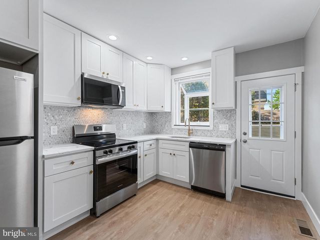 2444 S LAMBERT ST, Philadelphia, PA 19145