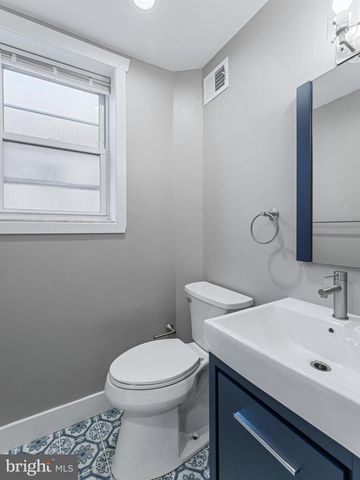 2444 S LAMBERT ST, Philadelphia, PA 19145