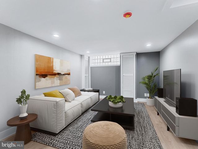 2444 S LAMBERT ST, Philadelphia, PA 19145