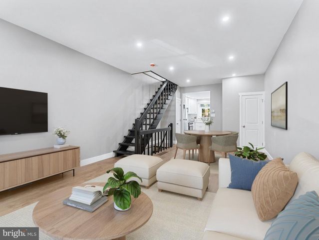 2444 S LAMBERT ST, Philadelphia, PA 19145