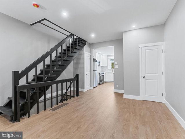 2444 S LAMBERT ST, Philadelphia, PA 19145