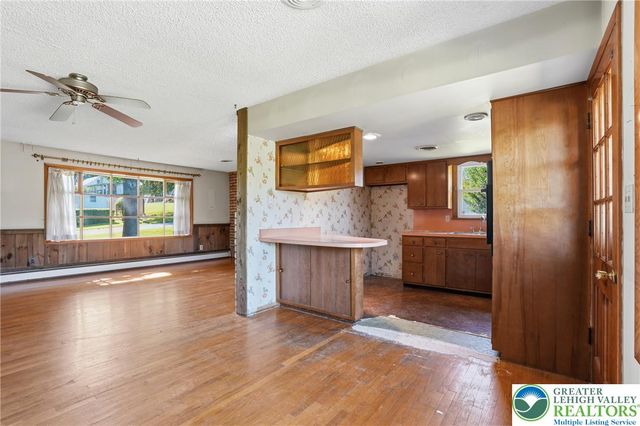 2224 Sunset Lane, Fountain Hill Boro, PA 18015